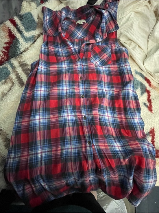 Forever 21 Tops - Forever 21 Red & Blue Plaid Sleeveless Button-Front tunic